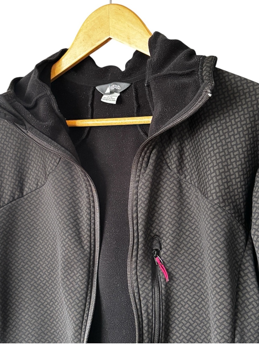 MEC Mountain Co-op | Black grid-patterned fleece fabric Zip Hoodie - Woman’s L - Picture 6 of 11